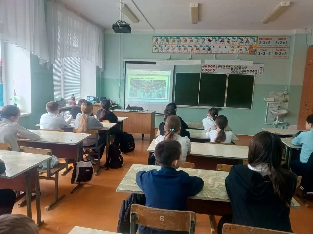 💻✨ «Урок цифры» в параллели 4-х классов! ✨💻  Ребята из 4-х классов нашей гимназии стали участниками 
