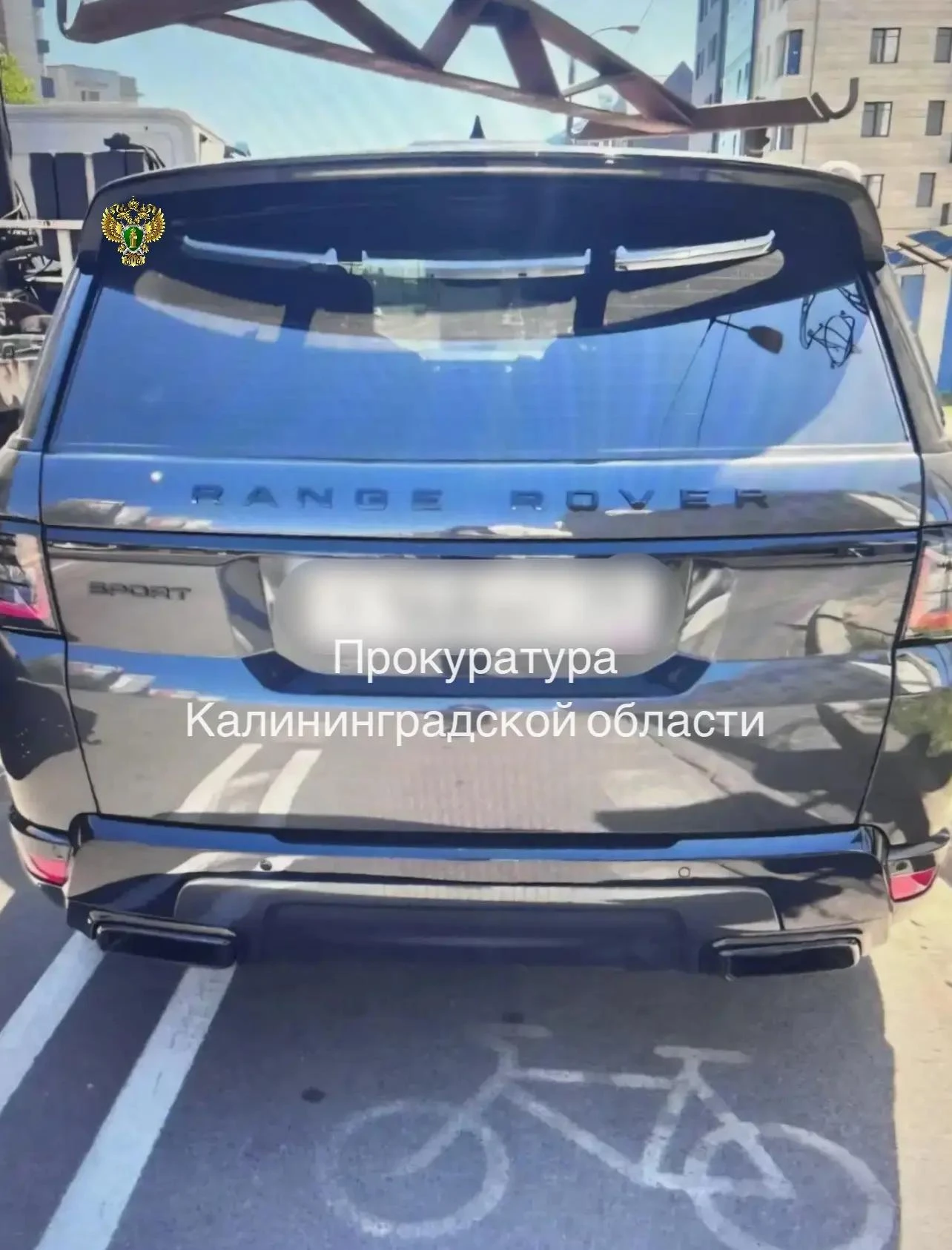 Владелец Range Rover Sport слетел с катушек в Калининграде 🚙