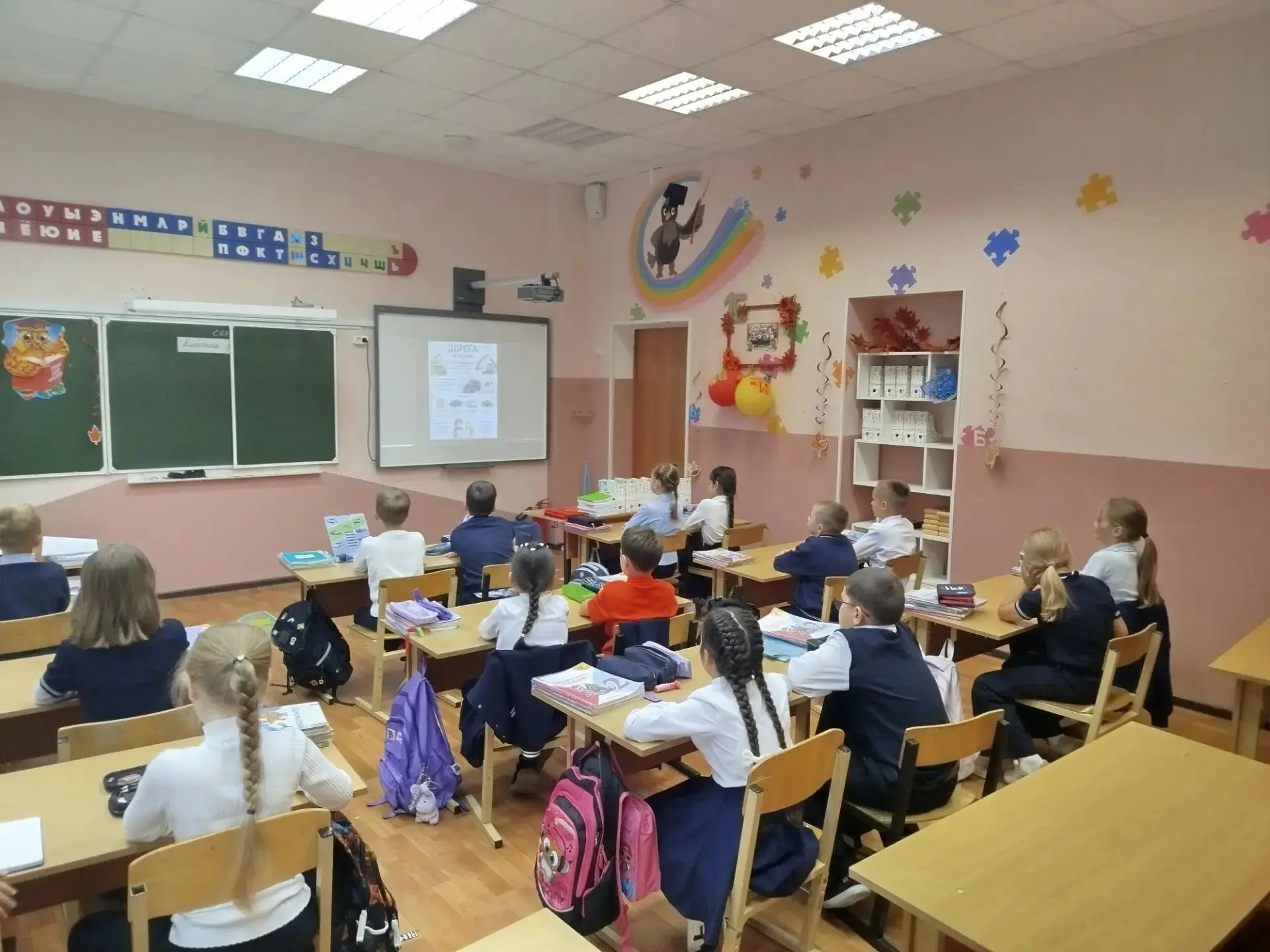 В нашей школе прошёл урок «Разговоры о важном» на тему «Подвиг и память. К 85-летию нач...
