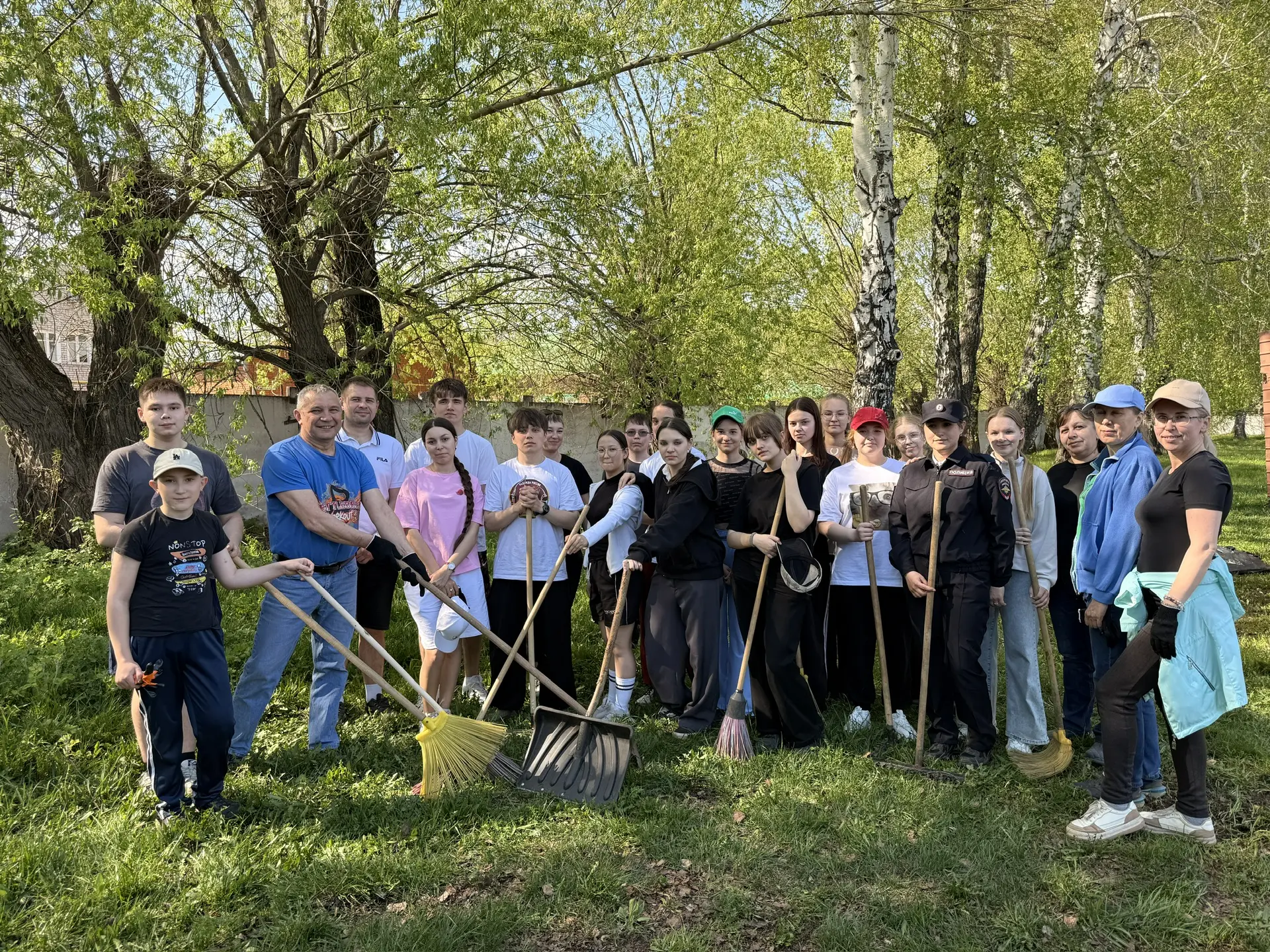 06.05 на стадионе «Спартак» спортивная школа «Буревестник» провела субботник 🧹