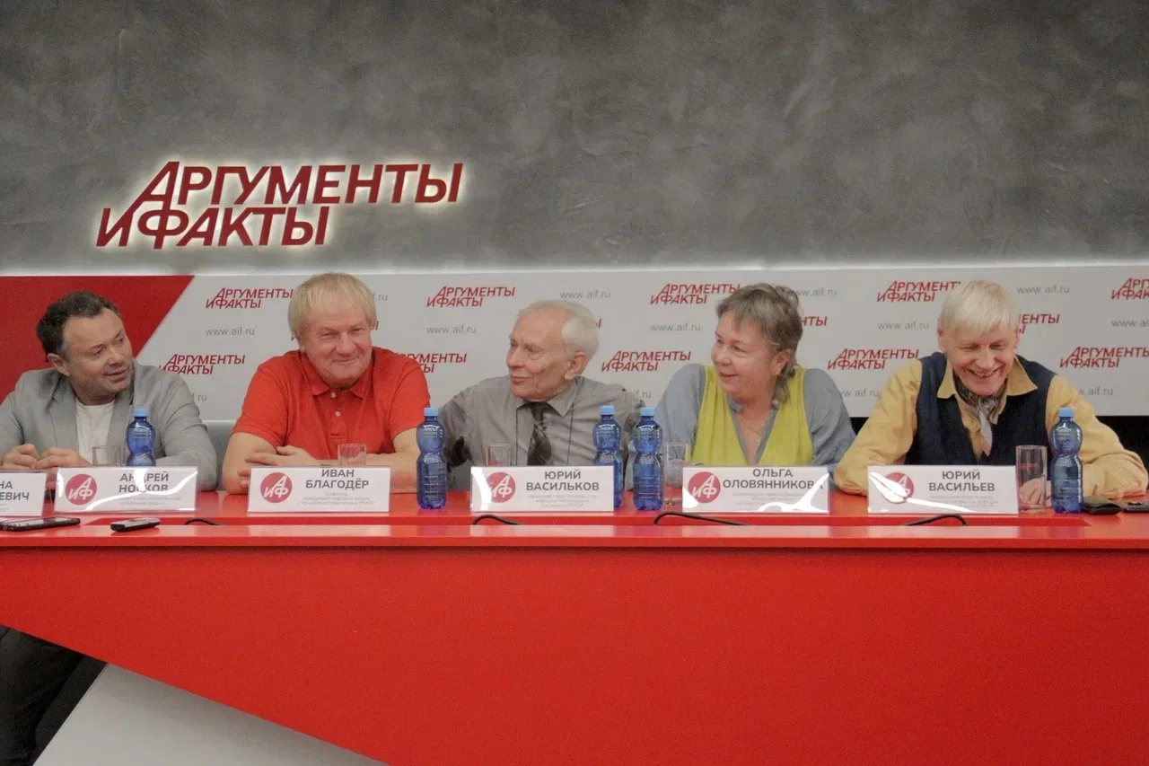 Вышла в свет первая серия видеокниги «Искусство актёра: музыка, пластика, слово, мысль», создаваемая