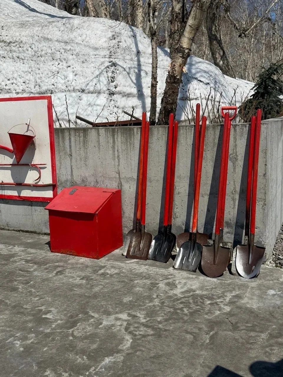Государственные лесные инспекторы провели осмотр пунктов сосредоточения противопожарног...