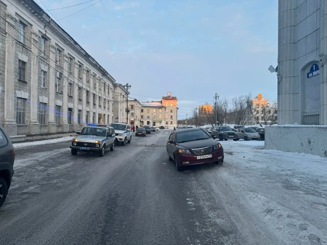 В ВОРКУТЕ GEELY НАЕХАЛ НА РЕБЕНКА  В Воркуте произошло ДТП с участием ребенка. Подробности аварии со