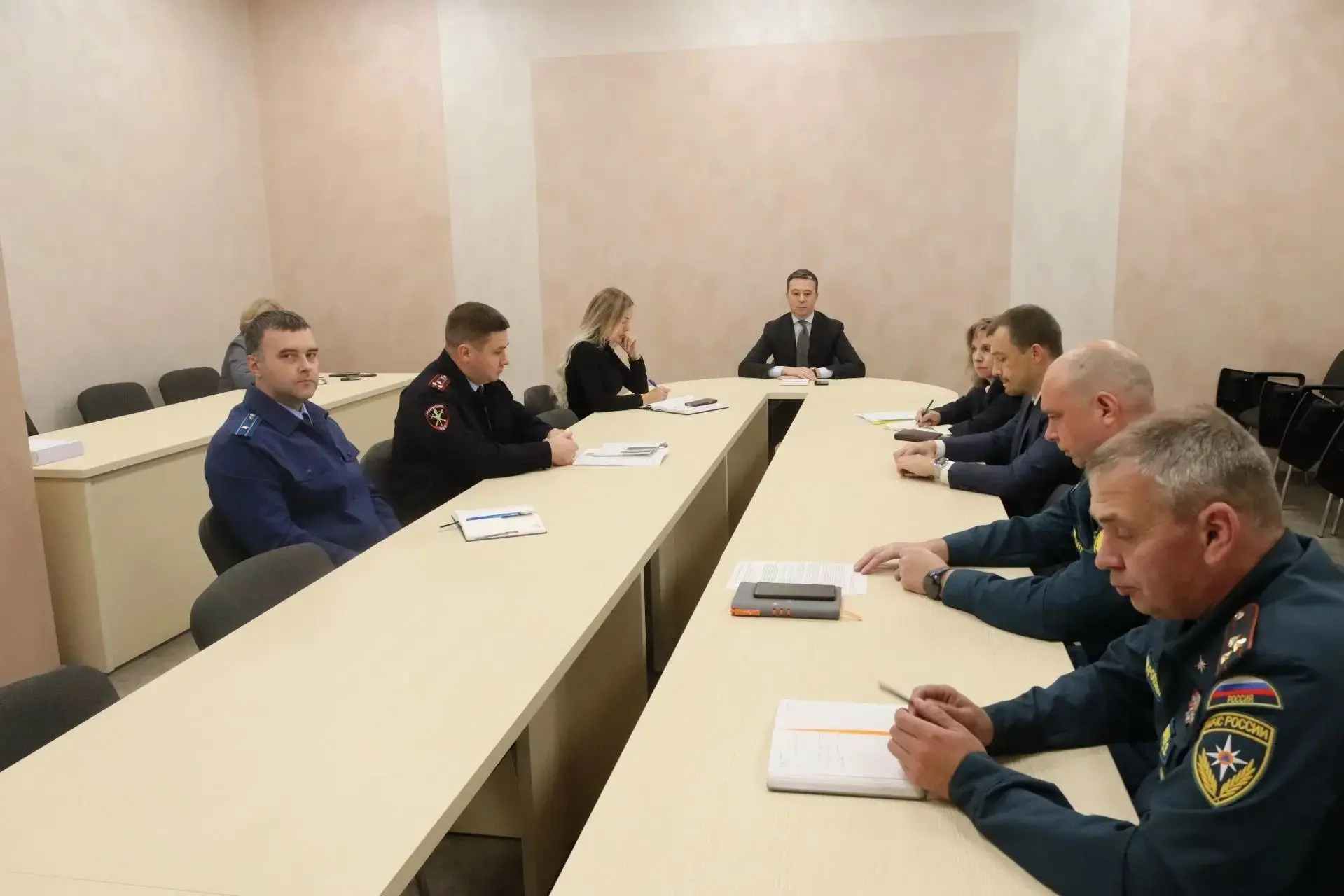 Глава Верхней Пышмы Иван Зернов: Провел внеочередное совещание с руководителями силовых...