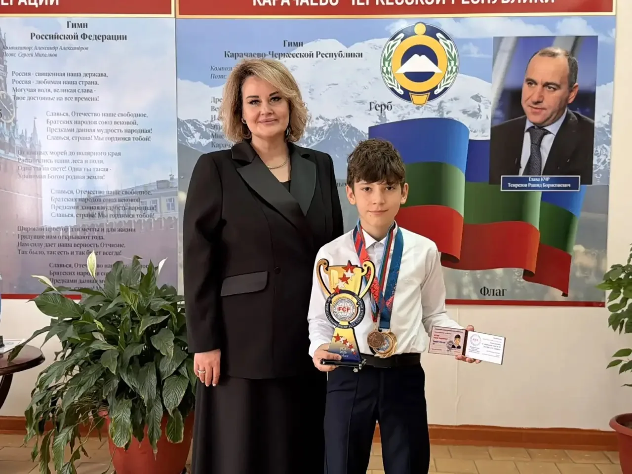 🏆 Также в ходе линейки были награждены учащиеся, которые на минувшей неделе достойно представили лиц