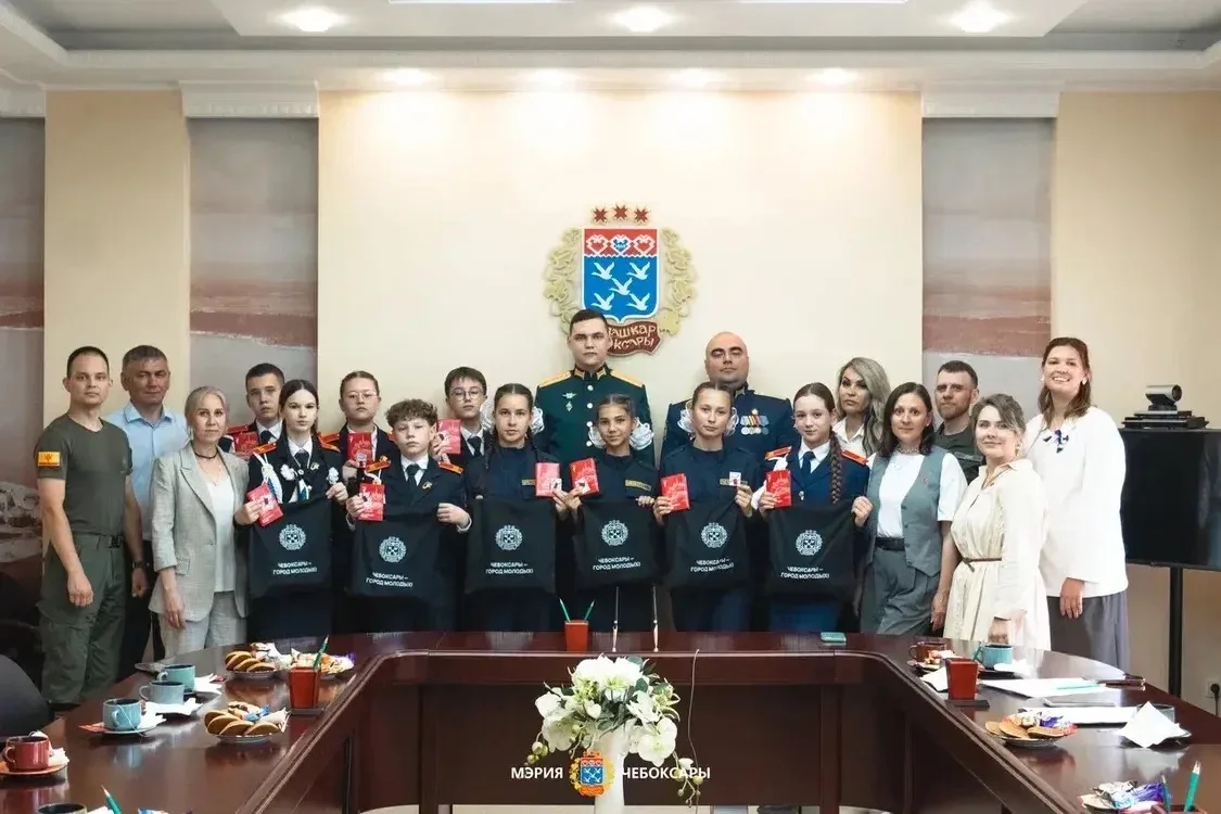 Сегодня стены администрации города были наполнены особой энергией патриотизма

А всё потому, что в г