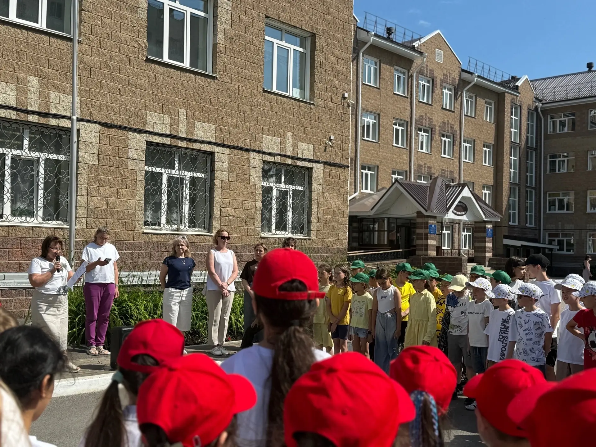 Минута молчания…
Сегодня мы вспоминаем одно из самых трагических событий в истории нашей страны – на
