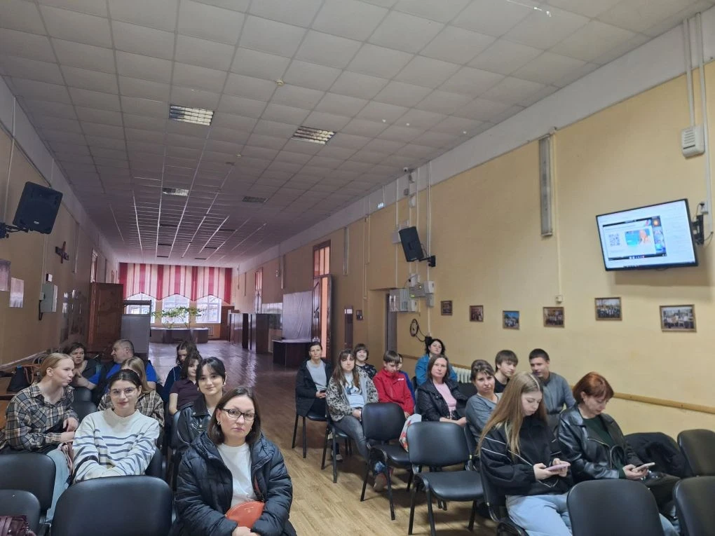 2 апреля 2026 года  родители десятиклассников и учащиеся 10-х классов приняли участие в краевом роди