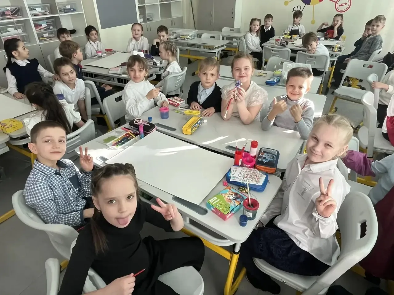🚀 Неделя космонавтики в Колтушской СОШ: как это было?  В рамках Всероссийской акции Движения Первых 
