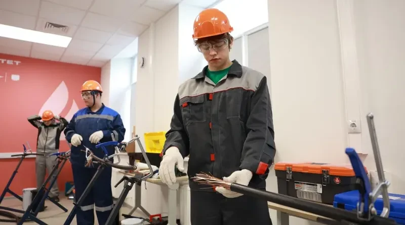 🔵 Проваливших ОГЭ подростков будут обучать рабочим профессиям

Мособлдума приняла закон, который ка