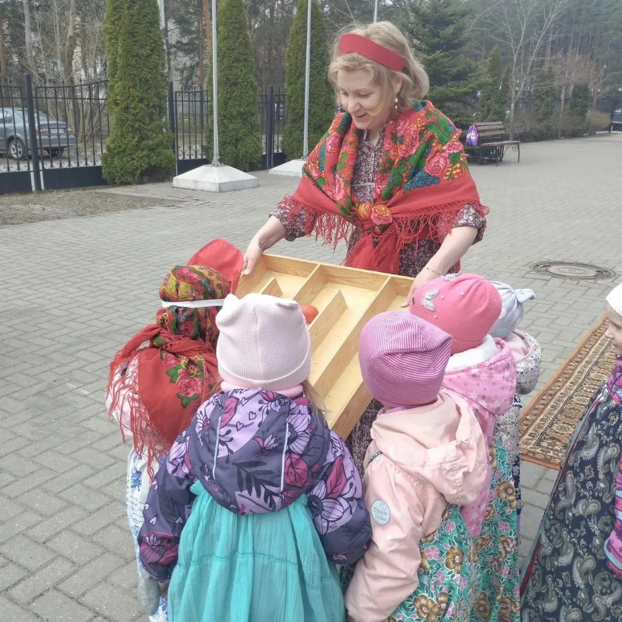 Пасхальная радость в гостях у храма! 🌸✨  Сегодня ребята из 10 группы 7 детского сада  нашего ОЦ сове