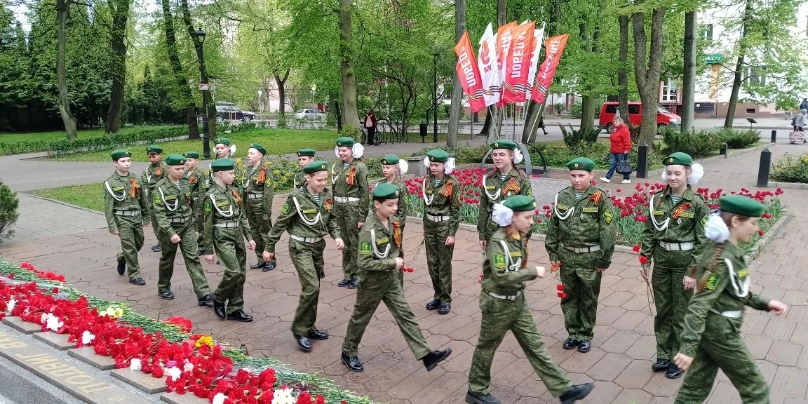 ✨ Помним. Чтим. Гордимся. ✨  8 мая обучающиеся 2-х, 3б1, 4в1 и 5г1 классов  приняли участие в торжес