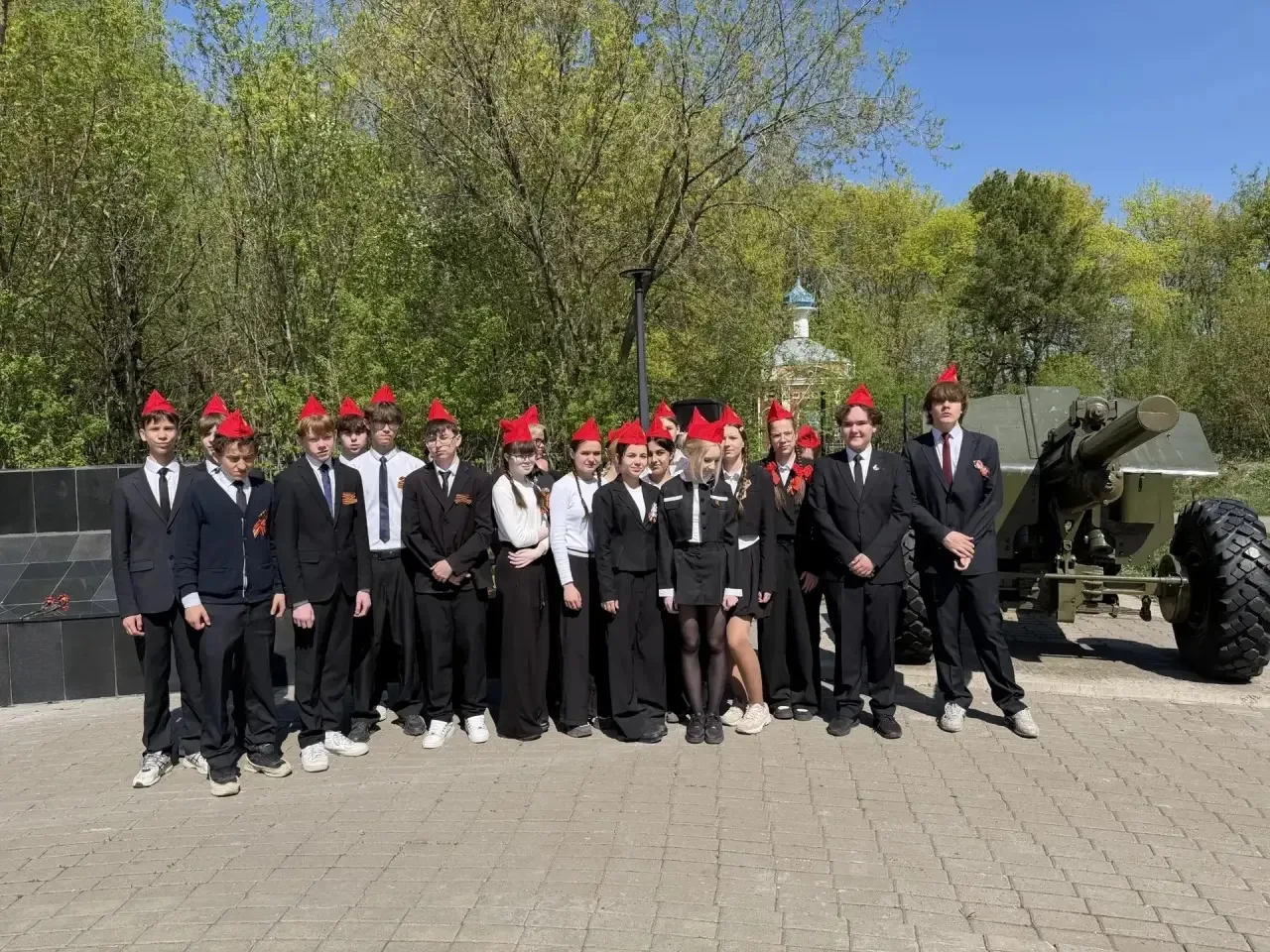 В День Победы в Великой Отечественной войне  на Мемориале «Русские кладбища» прошёл традиционный мит