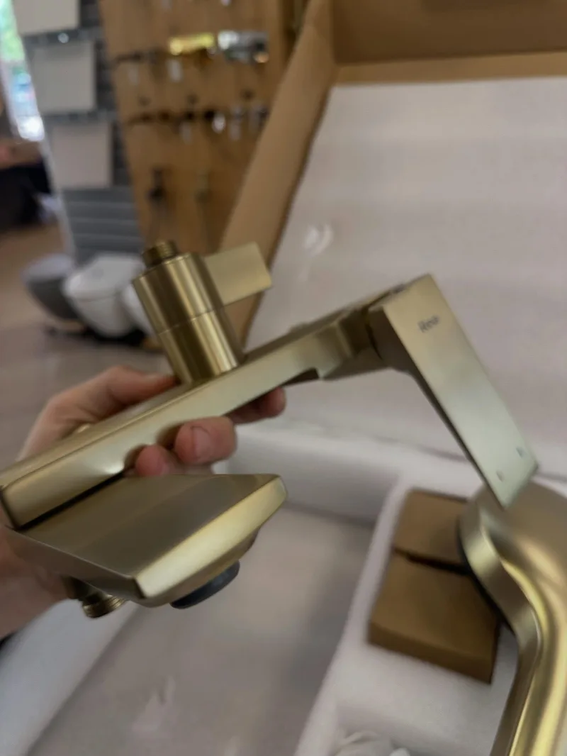 Душевой комплект Prime в матовом золоте от Rea- в наличии 🔥🔥🔥
Где найти забрать или заказать? Кон