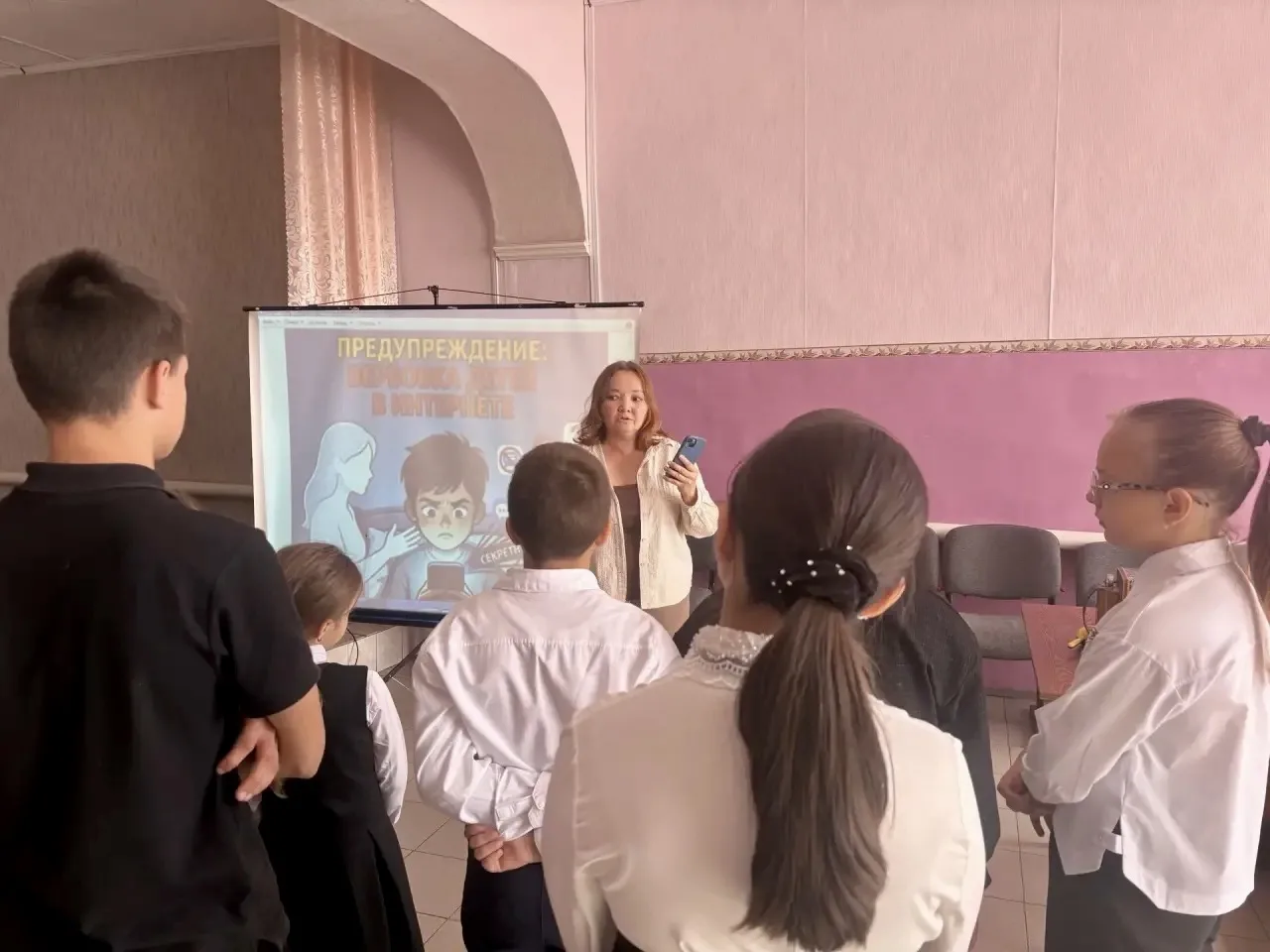 В Крутоярском СДК прошёл информационный час «Осторожно - вербовка!»