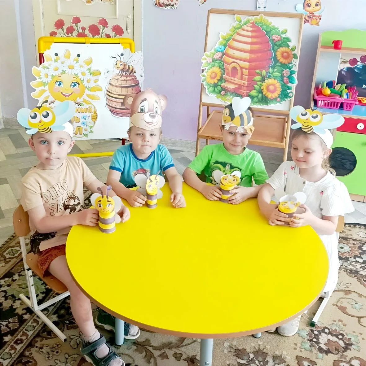 «День пчёл» во второй младшей группе: познаём, играем, творим!