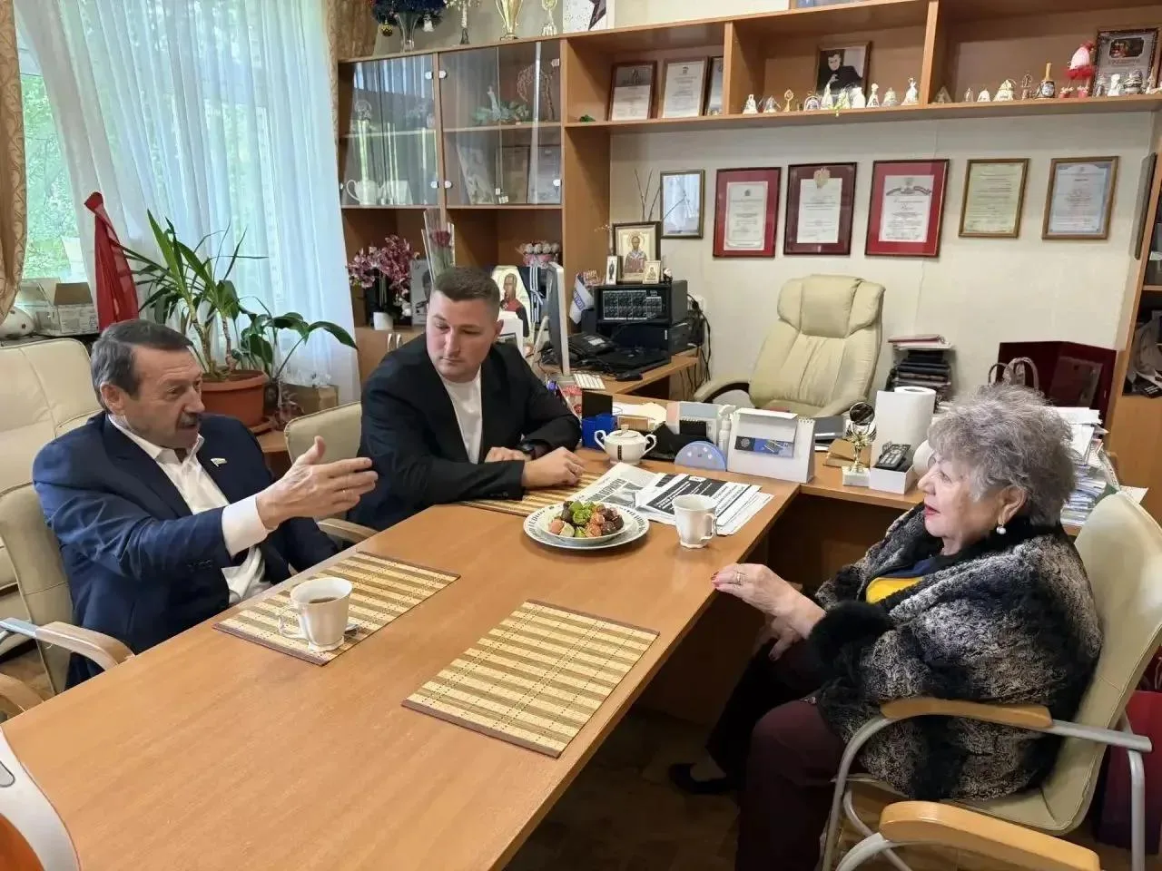 Президент поставил задачу укрепить статус учителя. Как отметил Геннадий СКЛЯР, чтобы но...