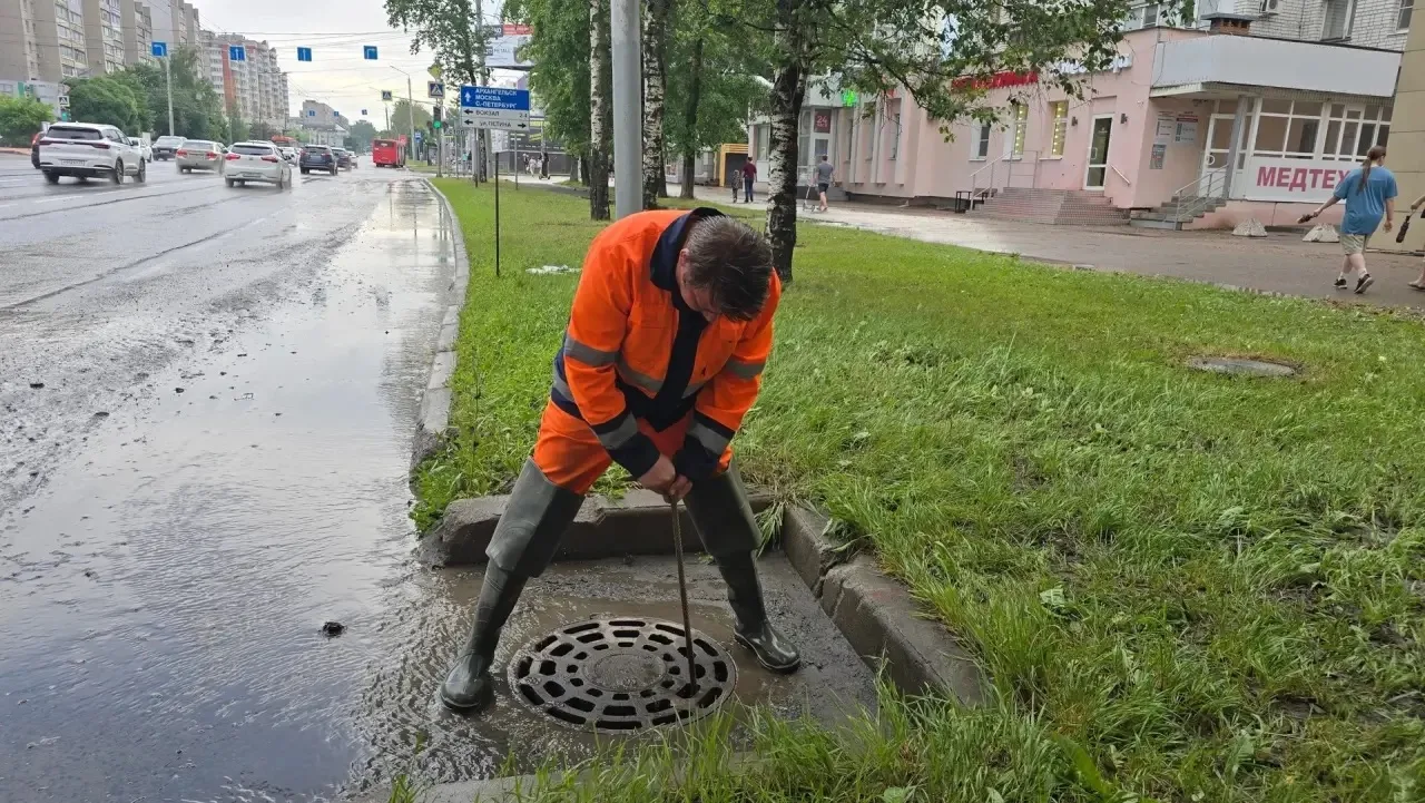 В связи с прошедшим сильным дождем бригады «Вологдагорводоканала» работают в усиленном режиме.

На д