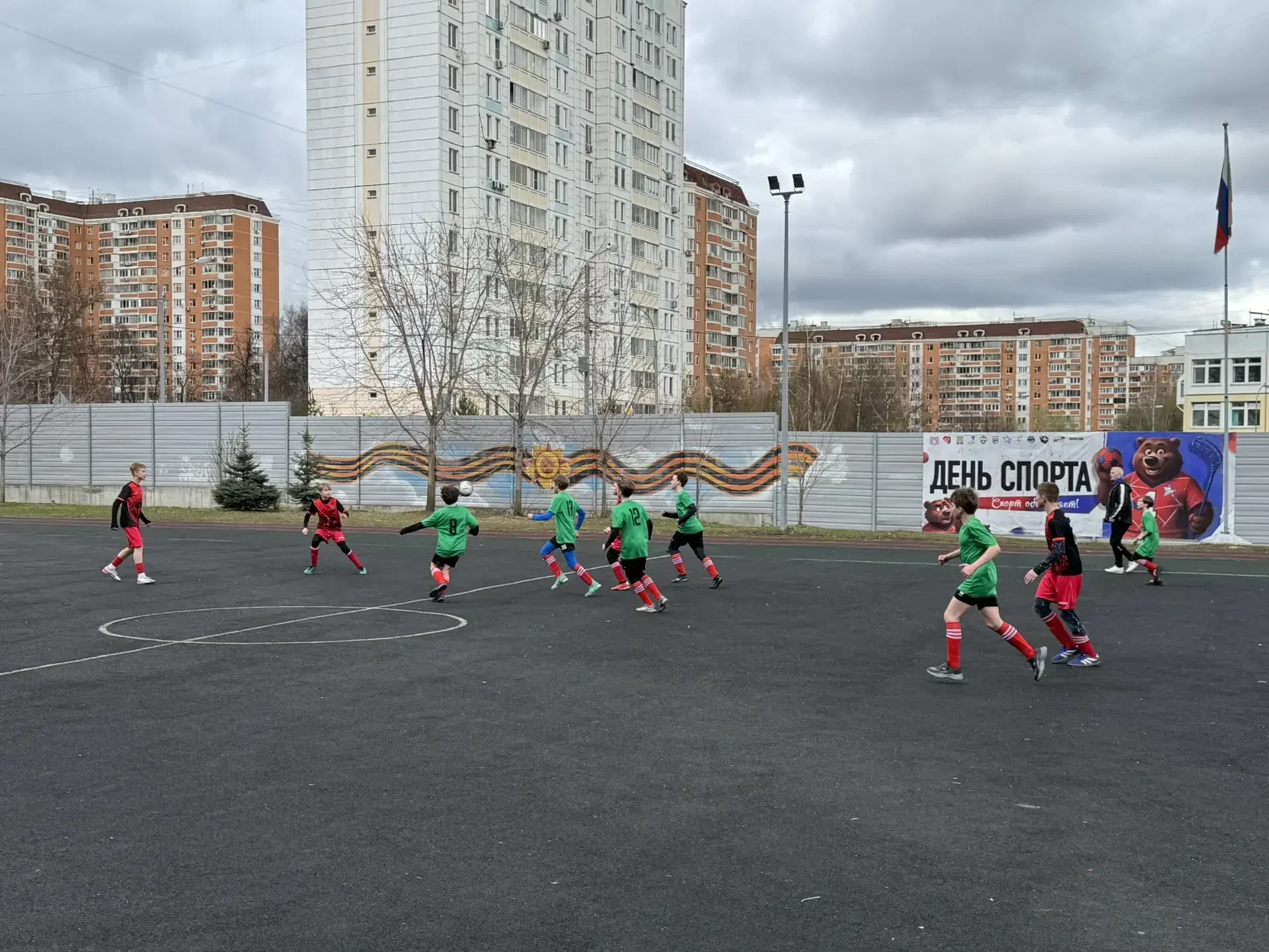 ⚽️ «Легион» на отборочных матчах  🔝 8 апреля команда нашего школьного спортивного клуба «Легион» выш