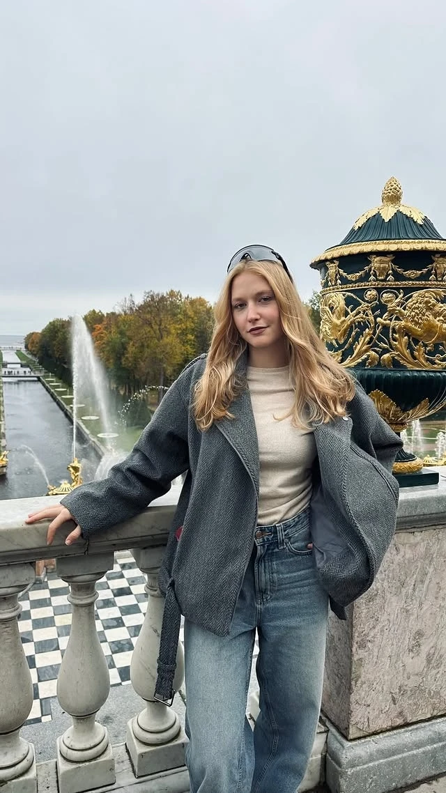 🇧🇾 Анна Пестерева в Петергофе