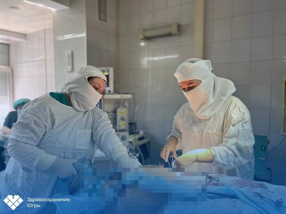 Врачи Сургутской городской клинической больницы прооперировали пациентку со сложной кистой
Эта истор