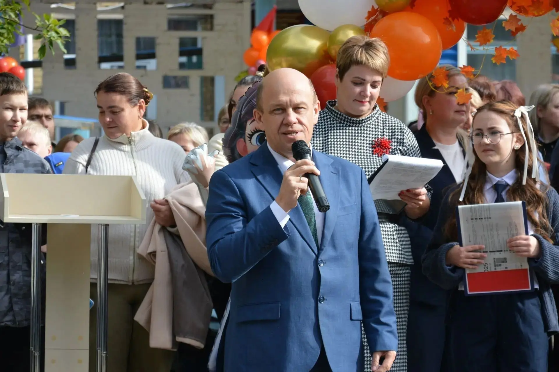 Дорогие друзья! Сегодня, в День знаний, принял участие в торжественных линейках в школа...