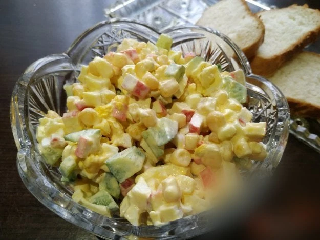 🥗 Крабовый салат с картофелем и огурцом

Вкусный и сытный салат из крабовых палочек подойдёт на люб