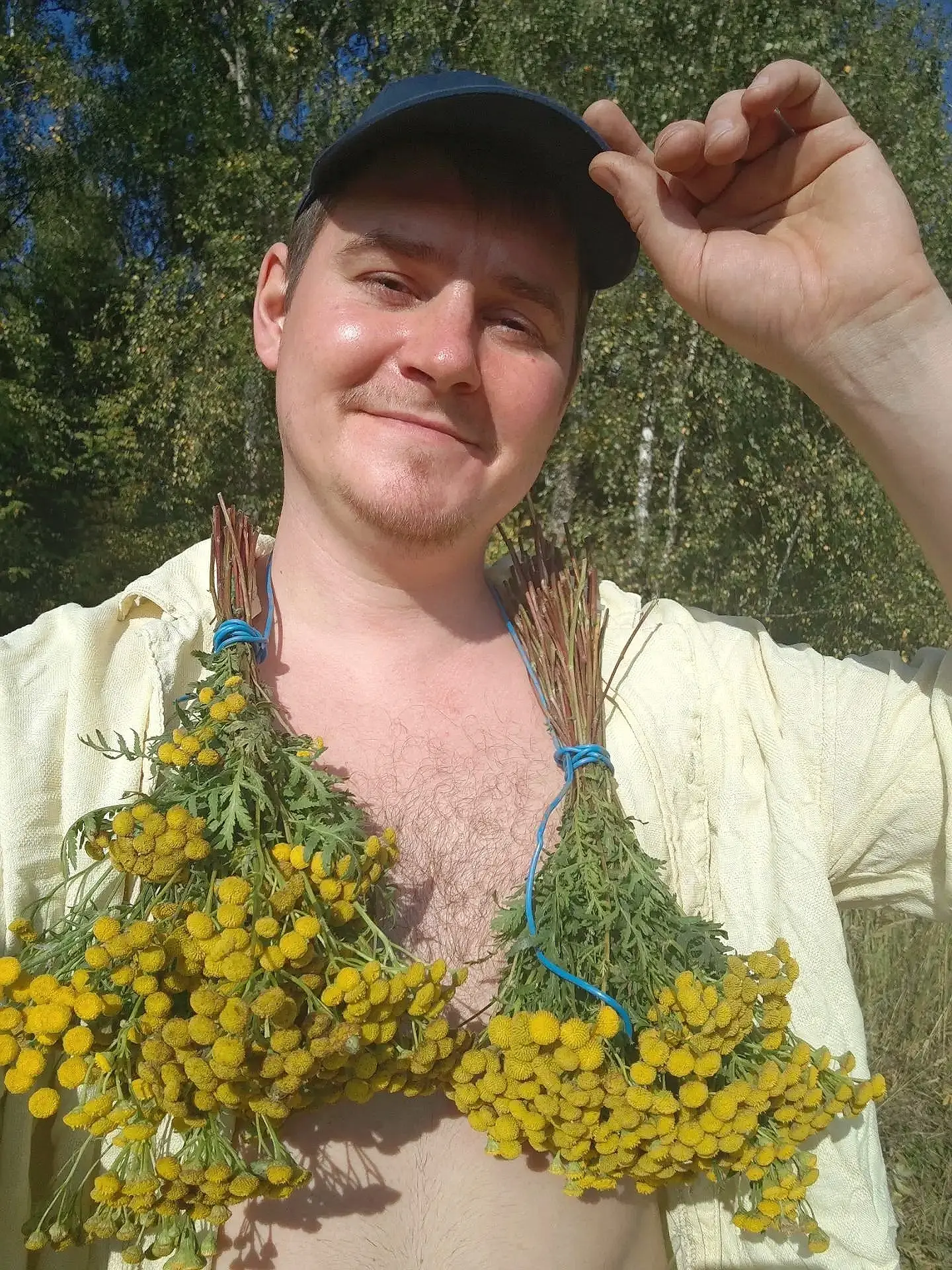 Ладно, в нашей семье не только Матвей сегодня кайфарик. Муж вот тоже шлёт фотки с дачи ...