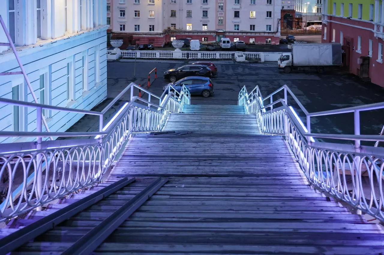 🌃 Город в неоне