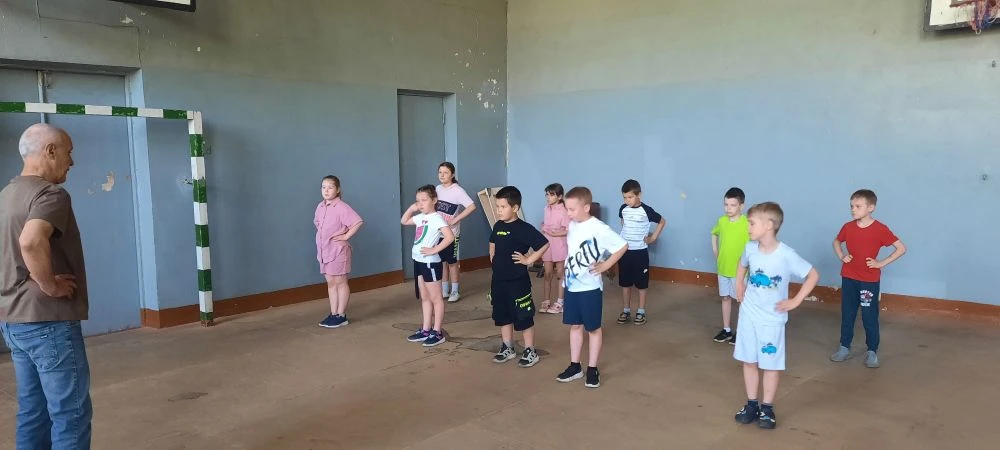 Весёлый день в пришкольной площадке "РоМАШКА": движение и творчество!
Сегодня у нас получился по-нас
