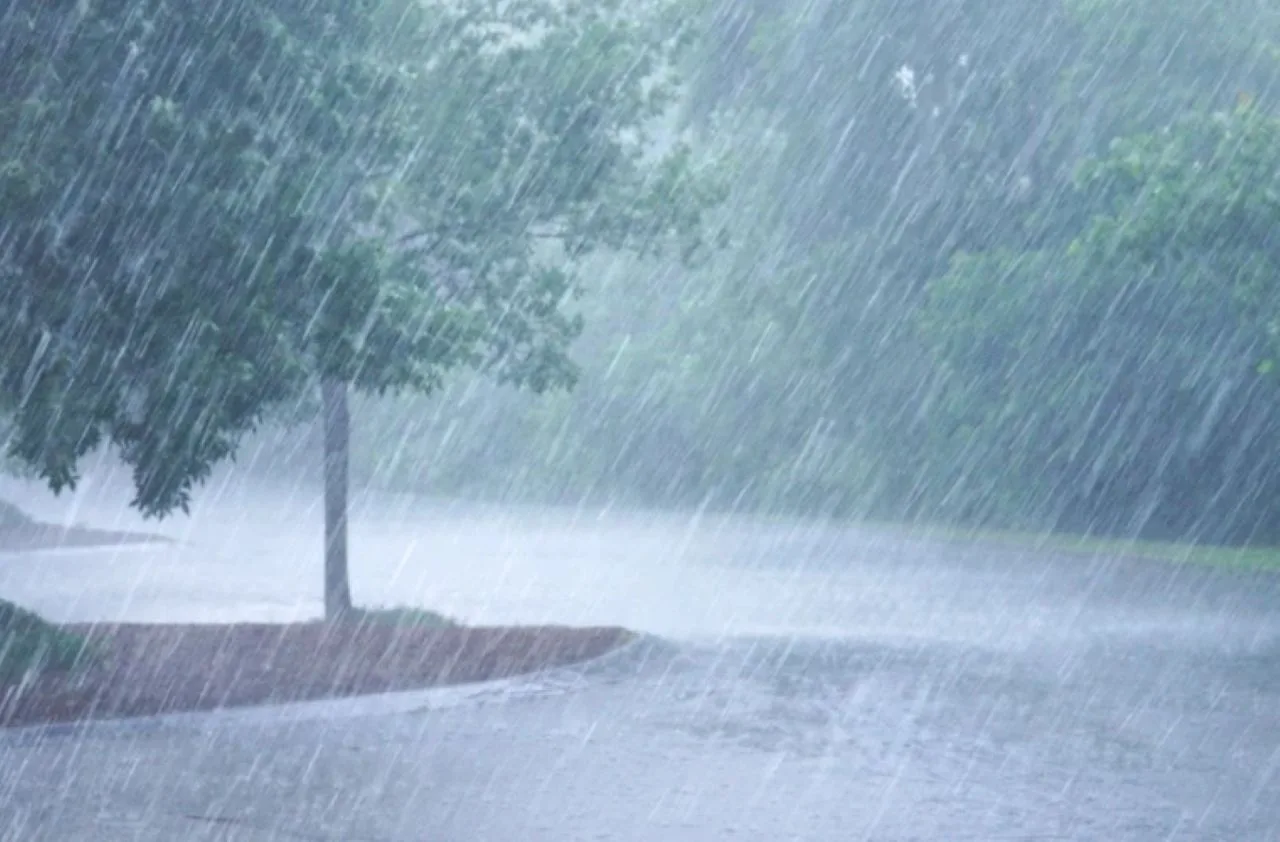 ⚡⛈️☔️ Ливневый дождь, гроза, град, шквалистый ветер 15-17 м/с ожидаются местами по Калу...