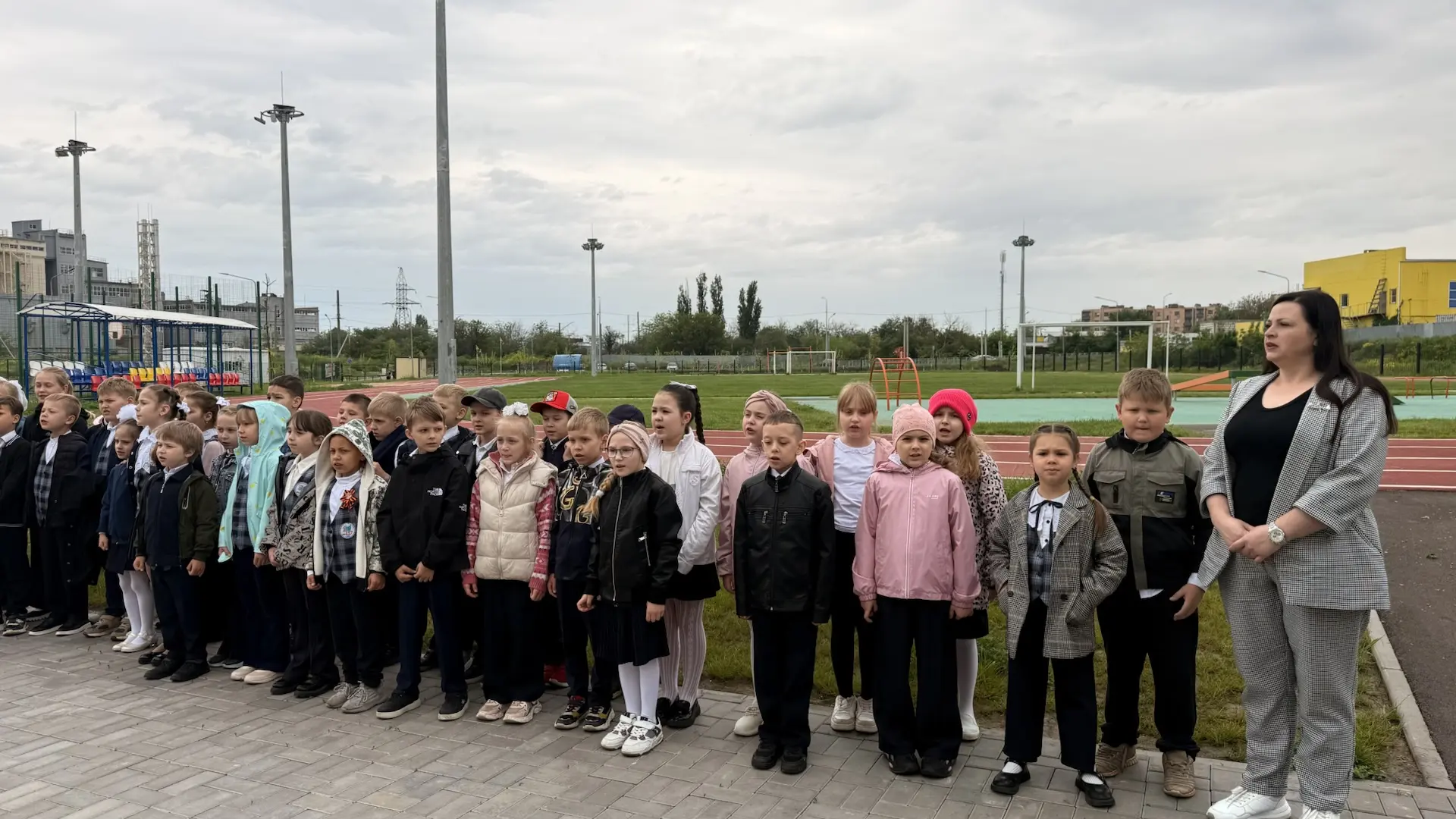 🇷🇺 РАЗГОВОРЫ О ВАЖНОМ 🇷🇺  🌅 Светлое утро понедельника, 18 мая 2026 года, в нашей школе началось с то