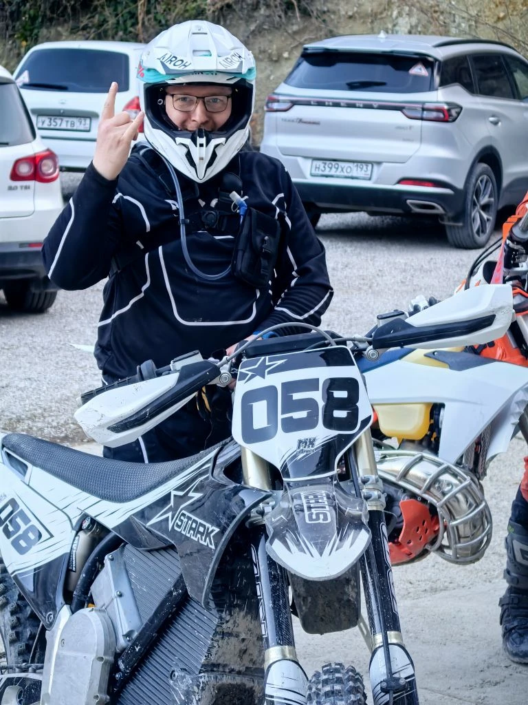 К нам приехали веселые ребята на гидство с Калуги 🤙 видос снимать? отжимать нада?
