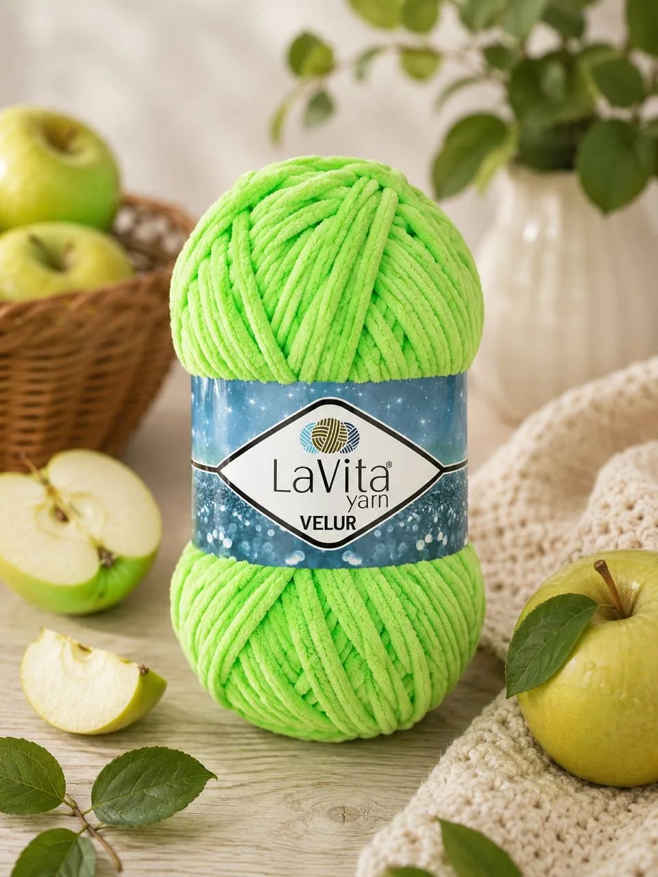 💚 LaVita Velur — яркая плюшевая пряжа с невероятно мягкой велюровой текстурой ✨
