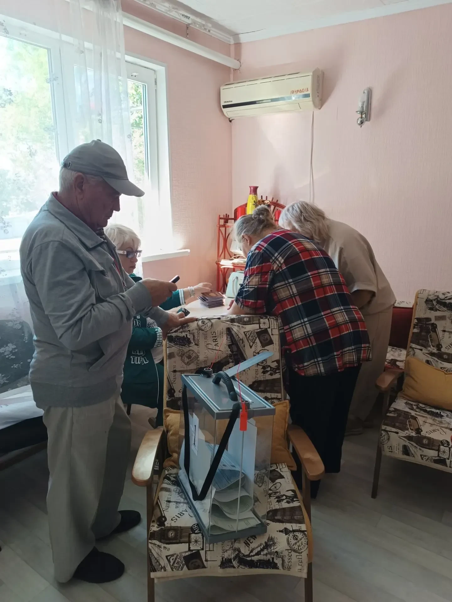 Изображение 1 к публикации «ГБУСО КЦСОН Новоазовского района»