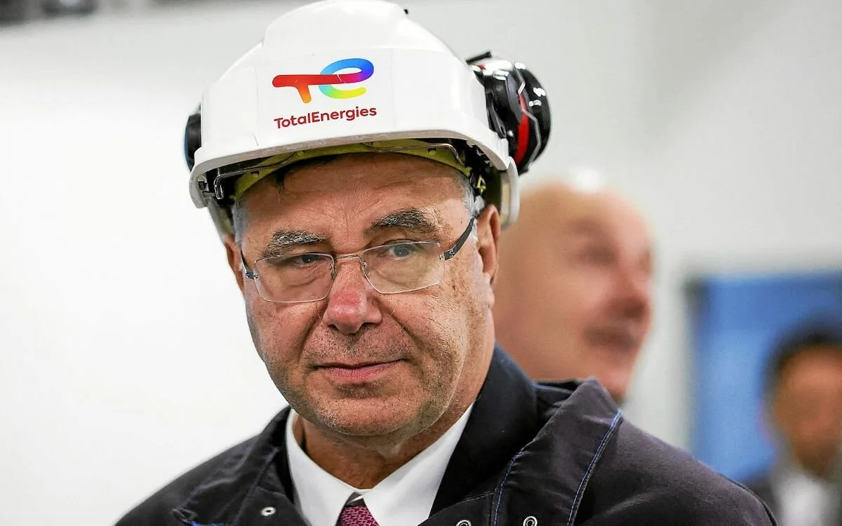 TotalEnergies готова платить за проход через Ормузский пролив  Решение США блокировать проход для ир
