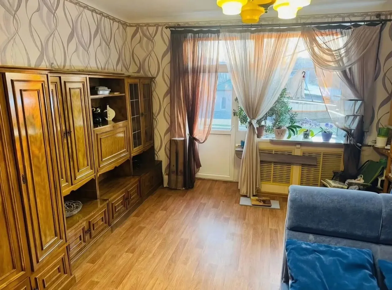 Продам 3-комн квартиру в центре Луганска, Городок Пархоменко 4 ( район цирка ). Дом кир...