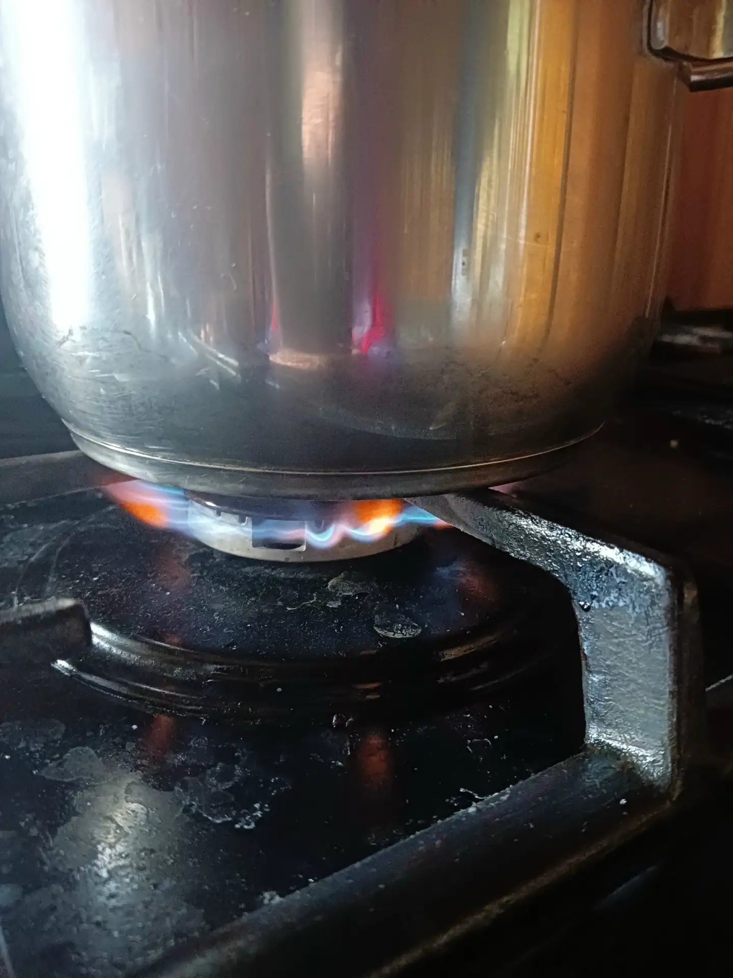 Друзья, мне кажется, что газ (народное достояние) не совсем хорошего качества. Только н...