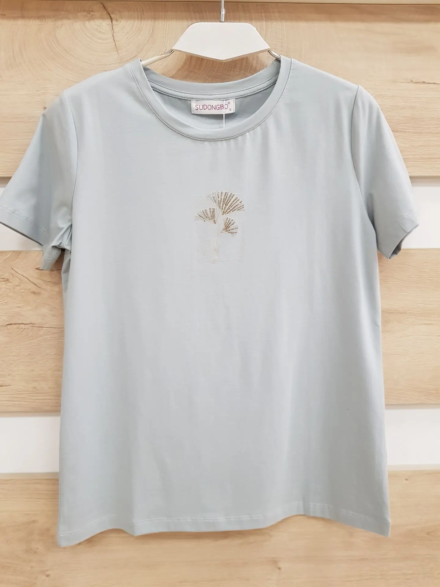 95% хлопок, 5% эластан
- размеры: S M L XL 2XL 3XL (42-52 российские)
- стоимость 1300 р.