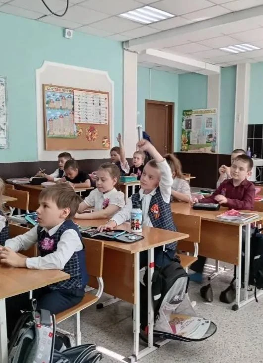 В 1«В» классе МБОУ "СОШ  N35" прошёл урок Мужества, который запомнится всем надолго! У нас в гостях 