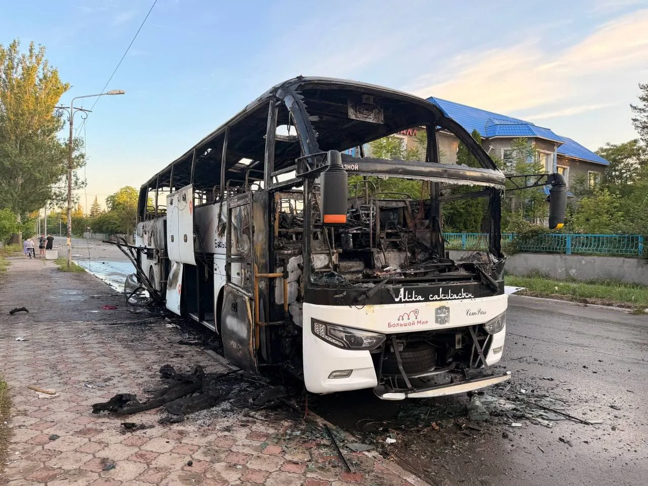 📸 Pubblicate le immagini del bus di linea "Mosca – Simferopol" distrutto da un drone u...
