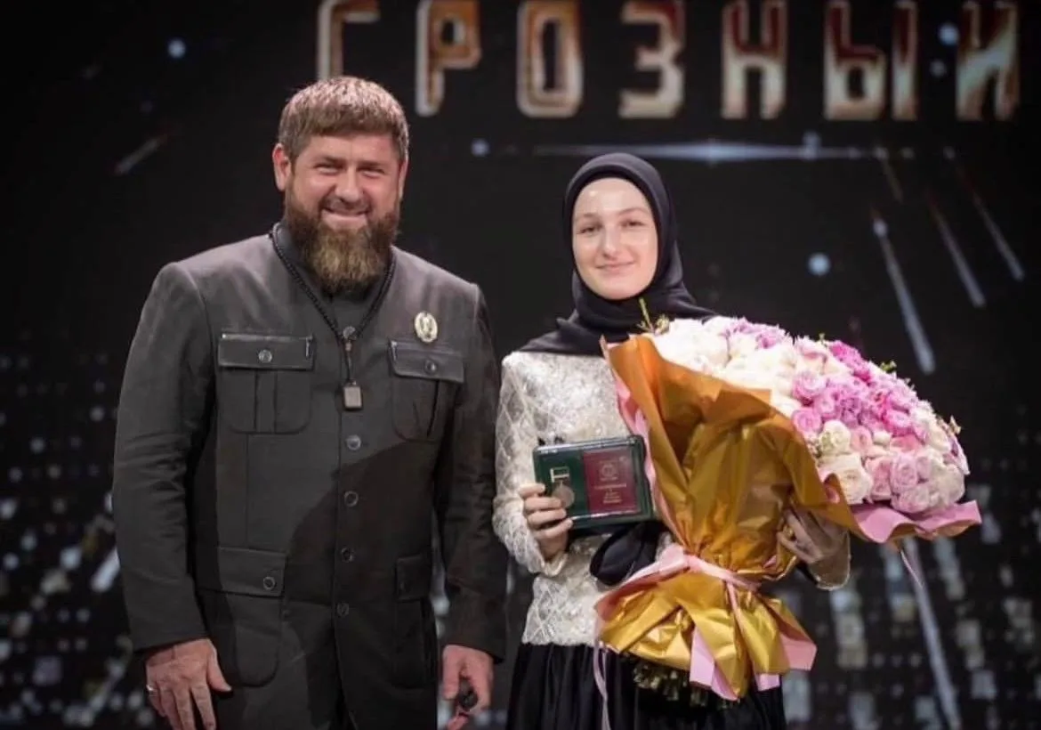 Ассаламу Алайкум!  Сотрудники Администрации Главы и Правительства ЧР в лице Руководителя Галаса Тайм