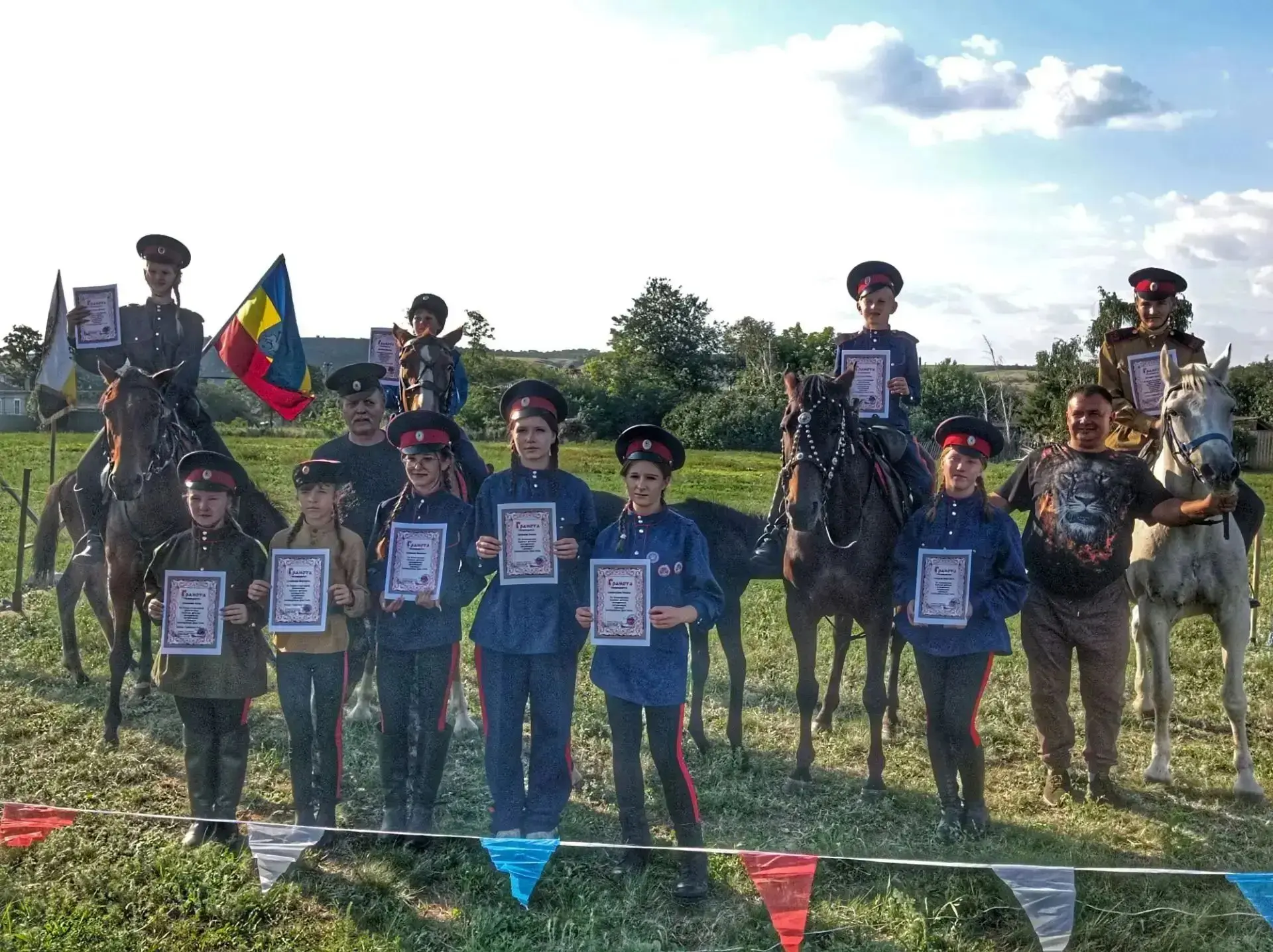 Казачата гр. Ермак, приняли участие в конно-спортивном мероприятии посвящённом Дню села...