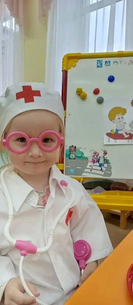 "Знакомство с профессией врача!"👩‍⚕️🏥 Сегодня ребята группы раннего возраста сделали ...