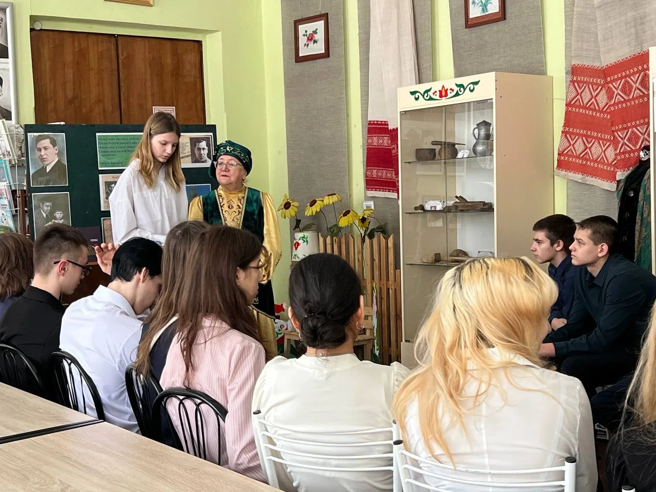 Сегодня наши восьмиклассники посетили литературно-познавательную программу "Письмо из окопа" ✉  Прог