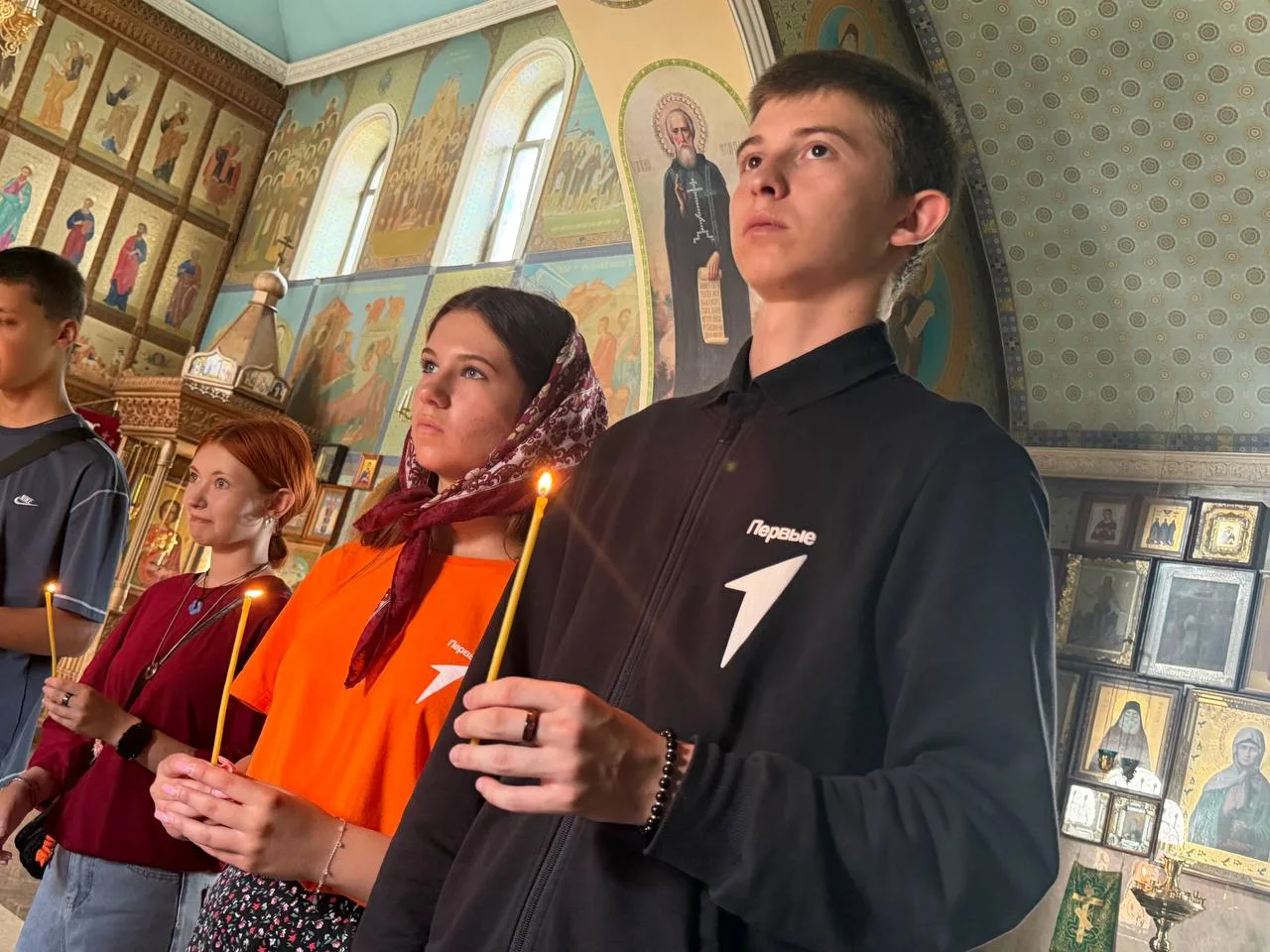 В Торезе молитвенно почтили память детей — жертв войны в Донбассе