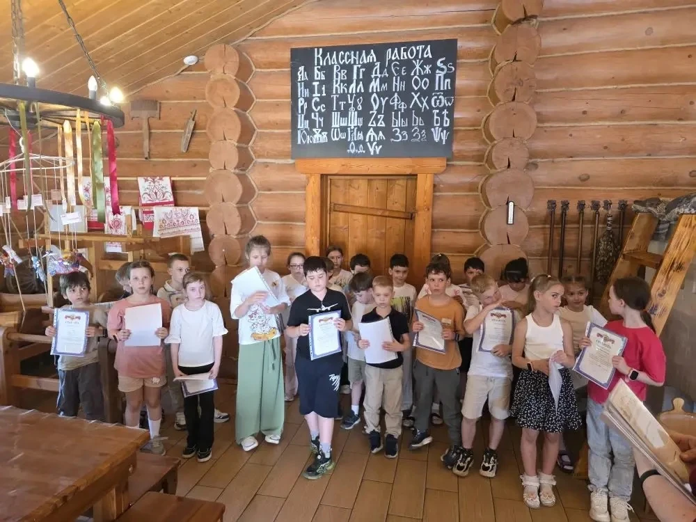На связи наши второклассники!☀️Ребята передают привет и рассказывают, как ярко завершил...