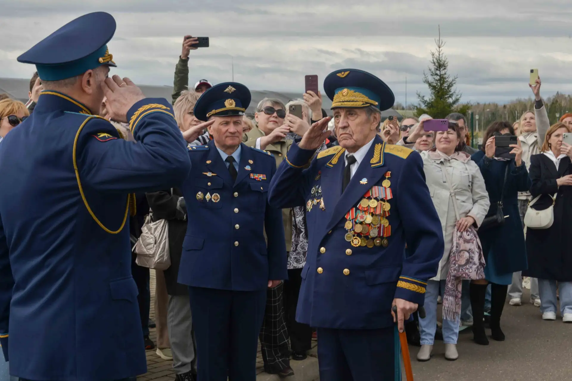 Сегодня на Аллее памяти военных училищ СССР в Центральном парке «Патриот» состоялось торжественное м