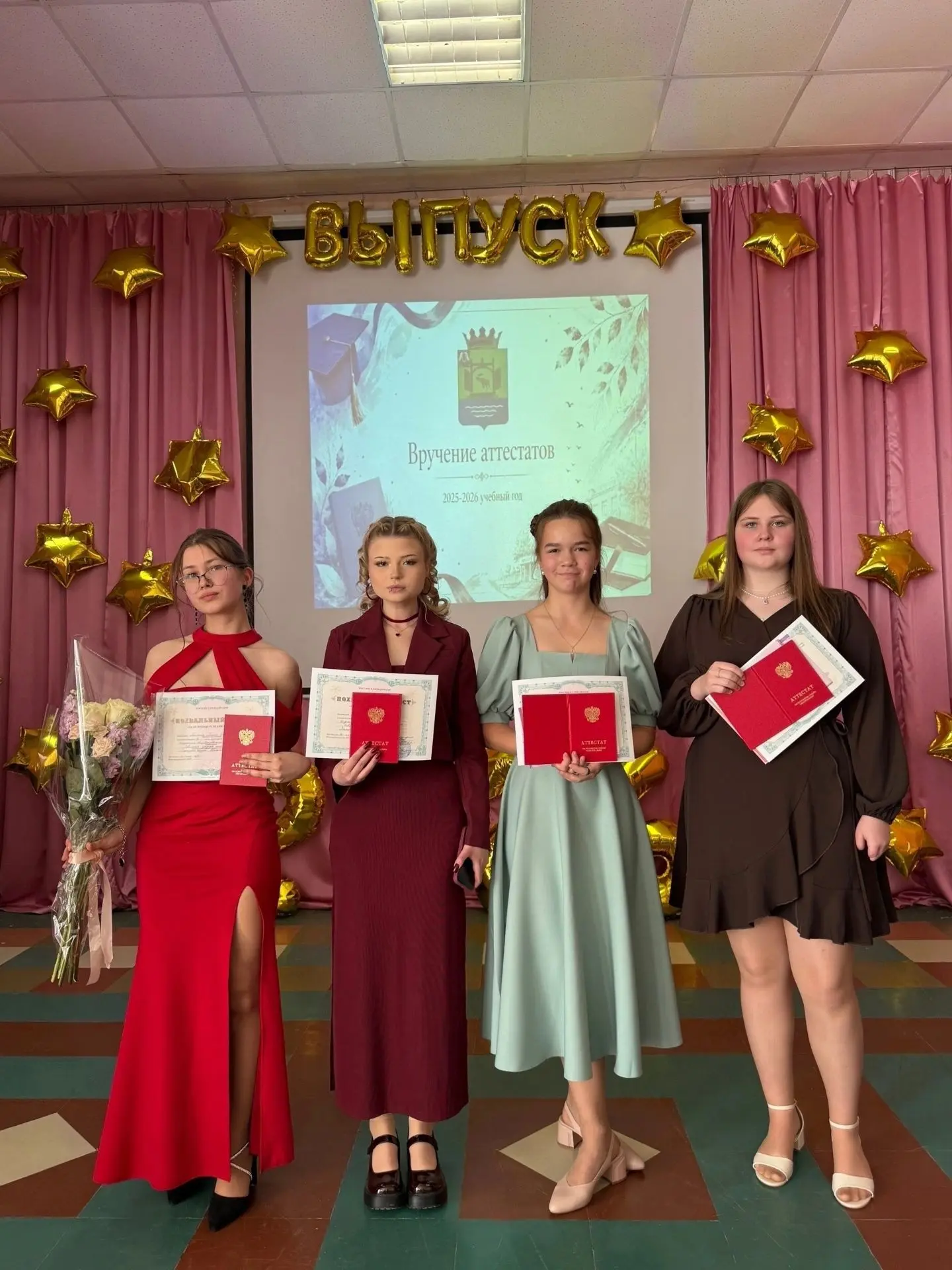 🎉 В минувшую субботу в школах Плесецкого округа прошли выпускные!