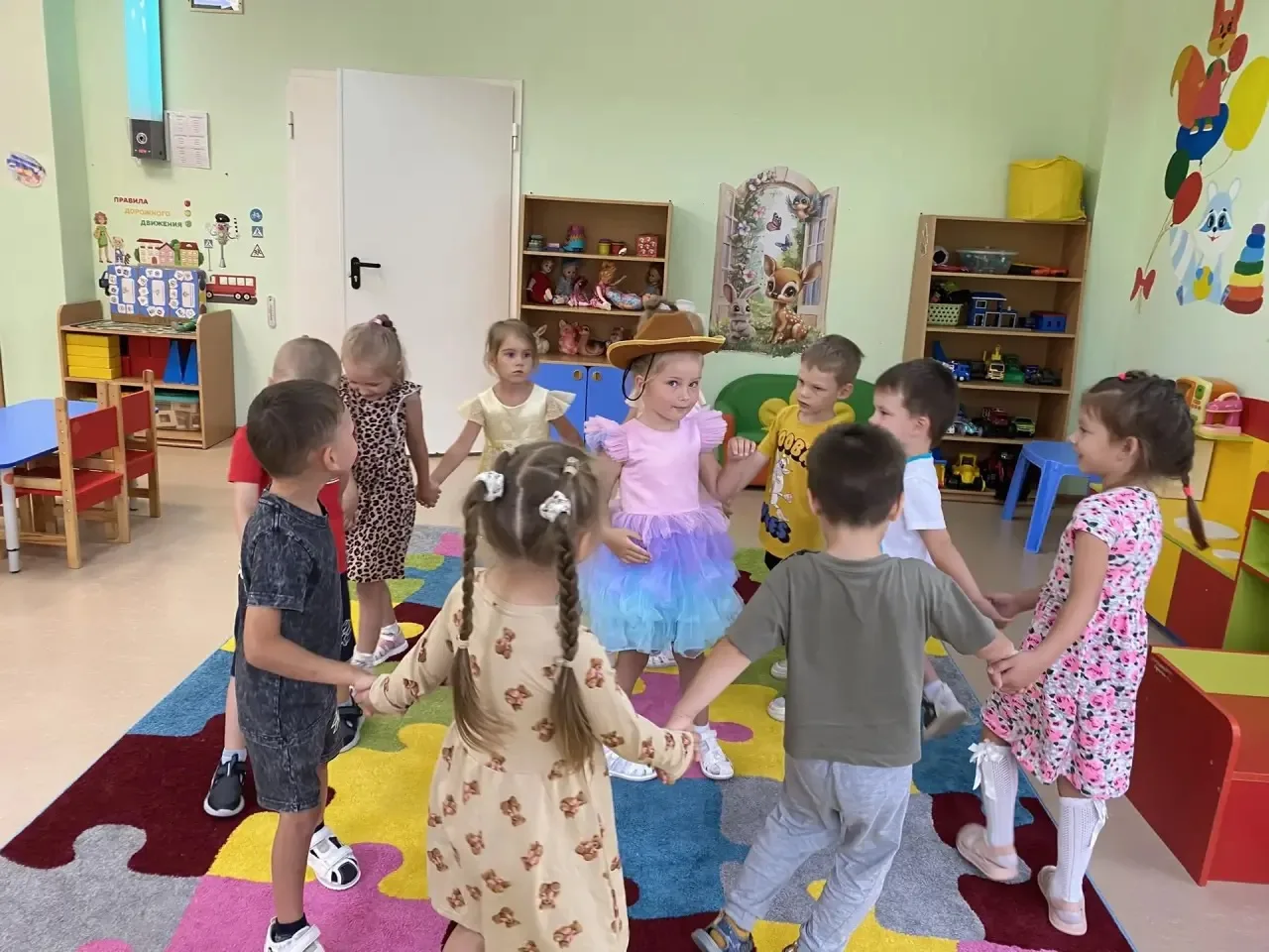 «Ходит Ваня». 😁 Веселье в средней группе «Ладушки»!